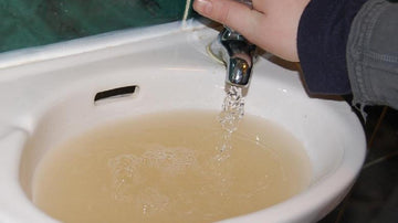 eau du robinet jaune