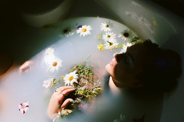 Le rituel du soir parfait : bain chaud, textile douillet, sommeil réparé